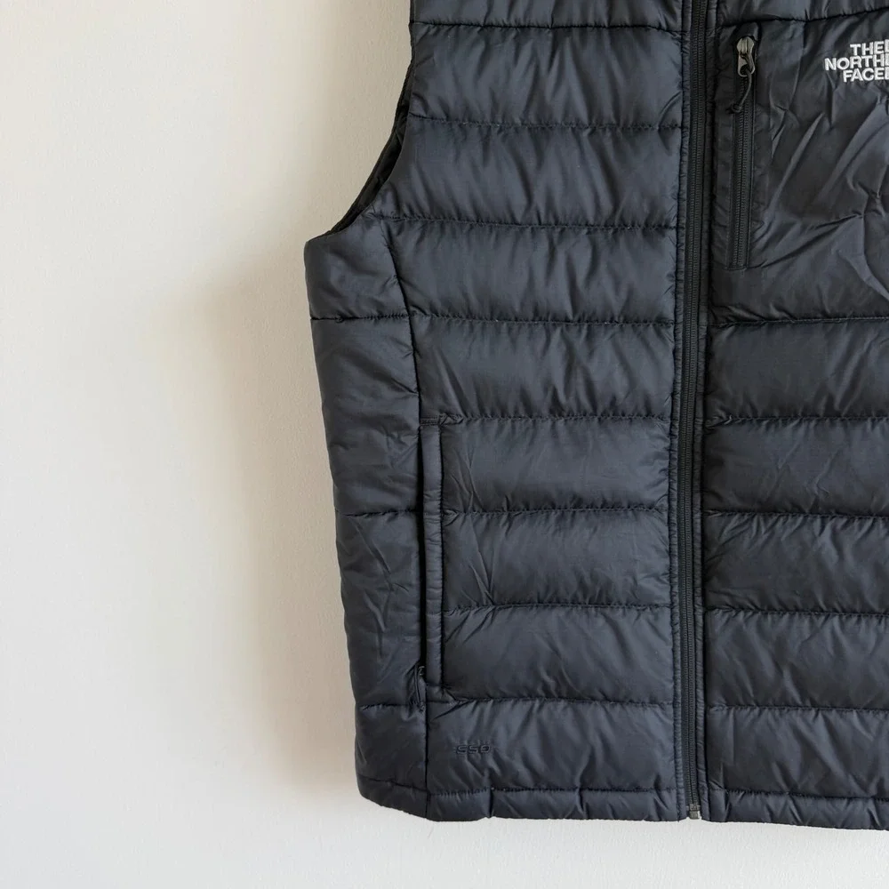 Men's The North Face Aconcagua Puffer Vest in Black size Medium